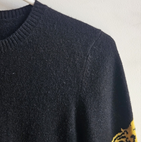 C3 Cashmere Black Sweater with Yellow Dragon Sleeve Design in Women's M - Picture 5 of 10